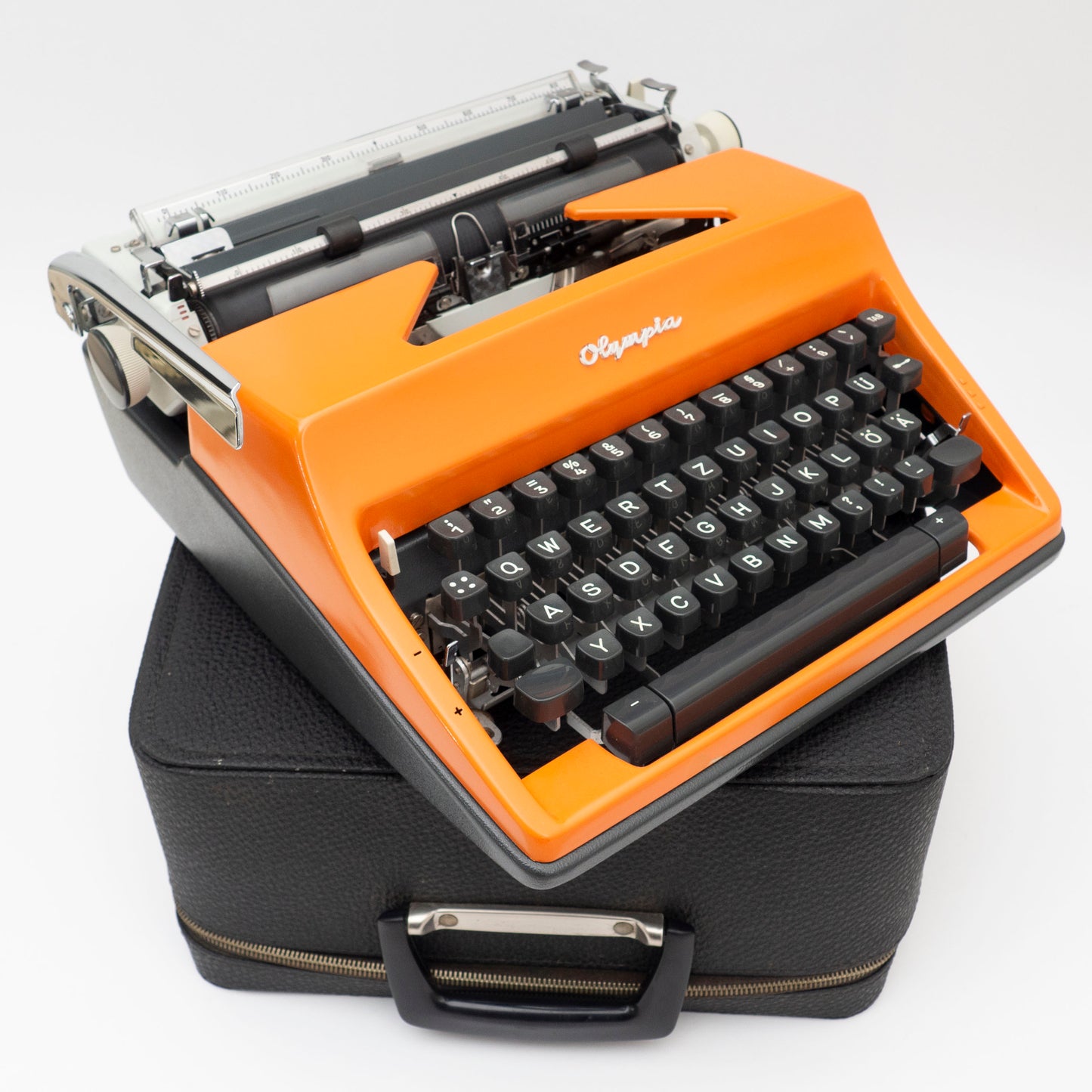 Schreibmaschine Olympia SM8, Orange