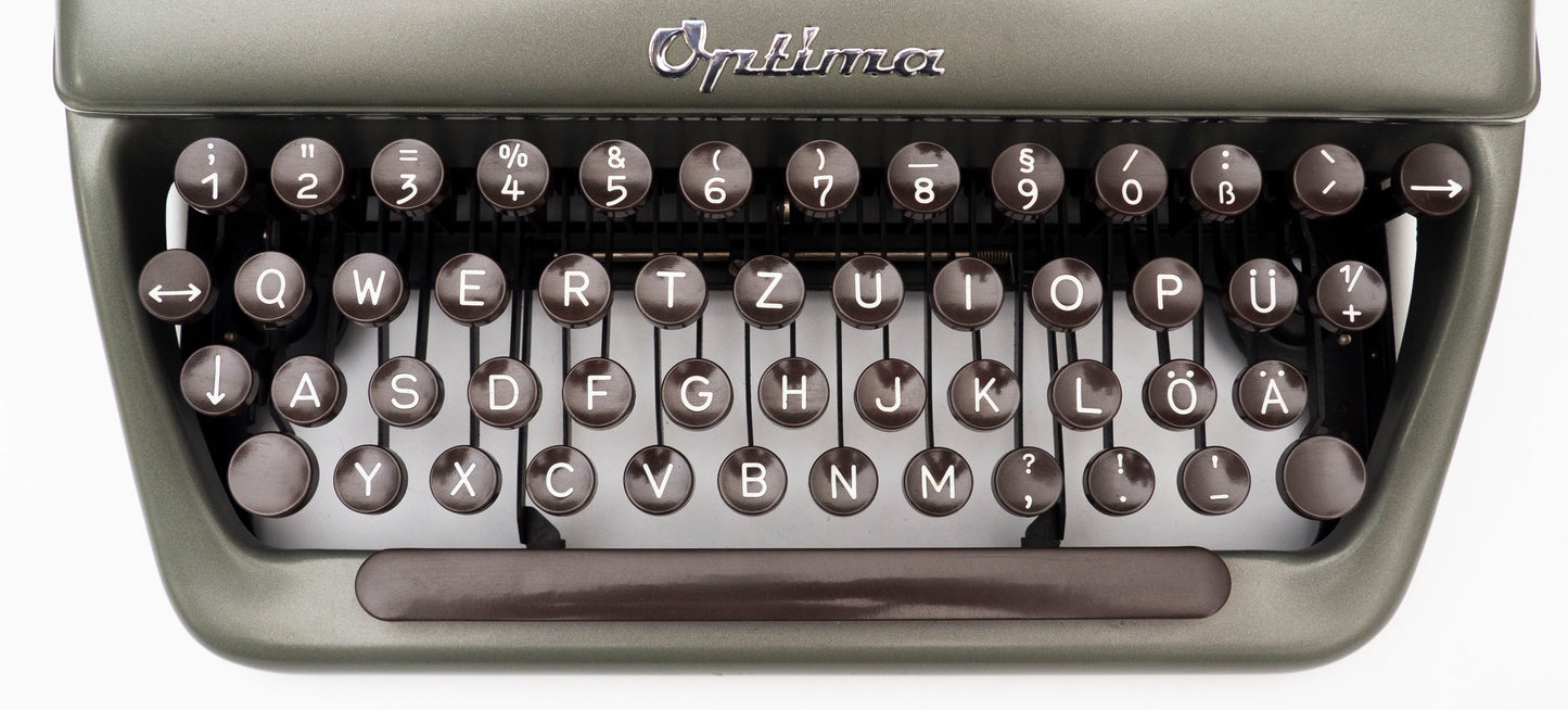 Typewriter Optima P1 with case