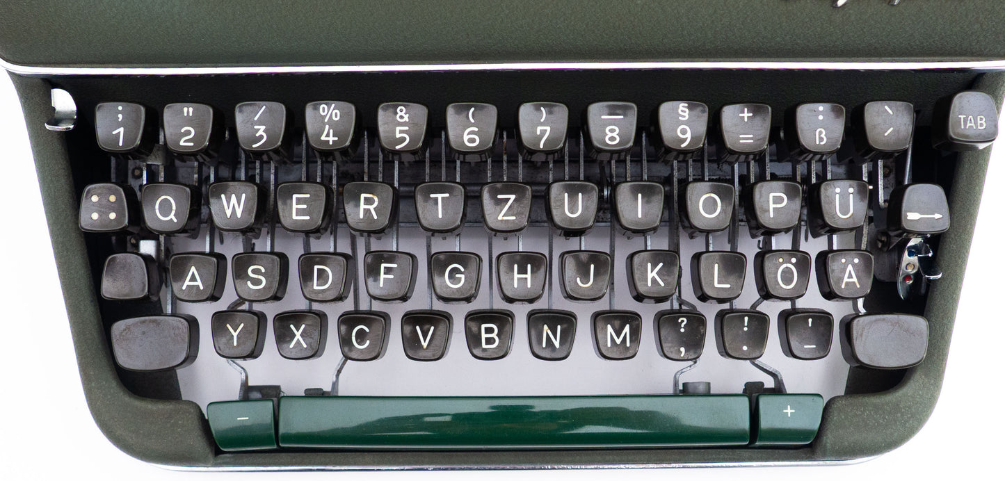 Typewriter Olympia SM4 Wide Carriage