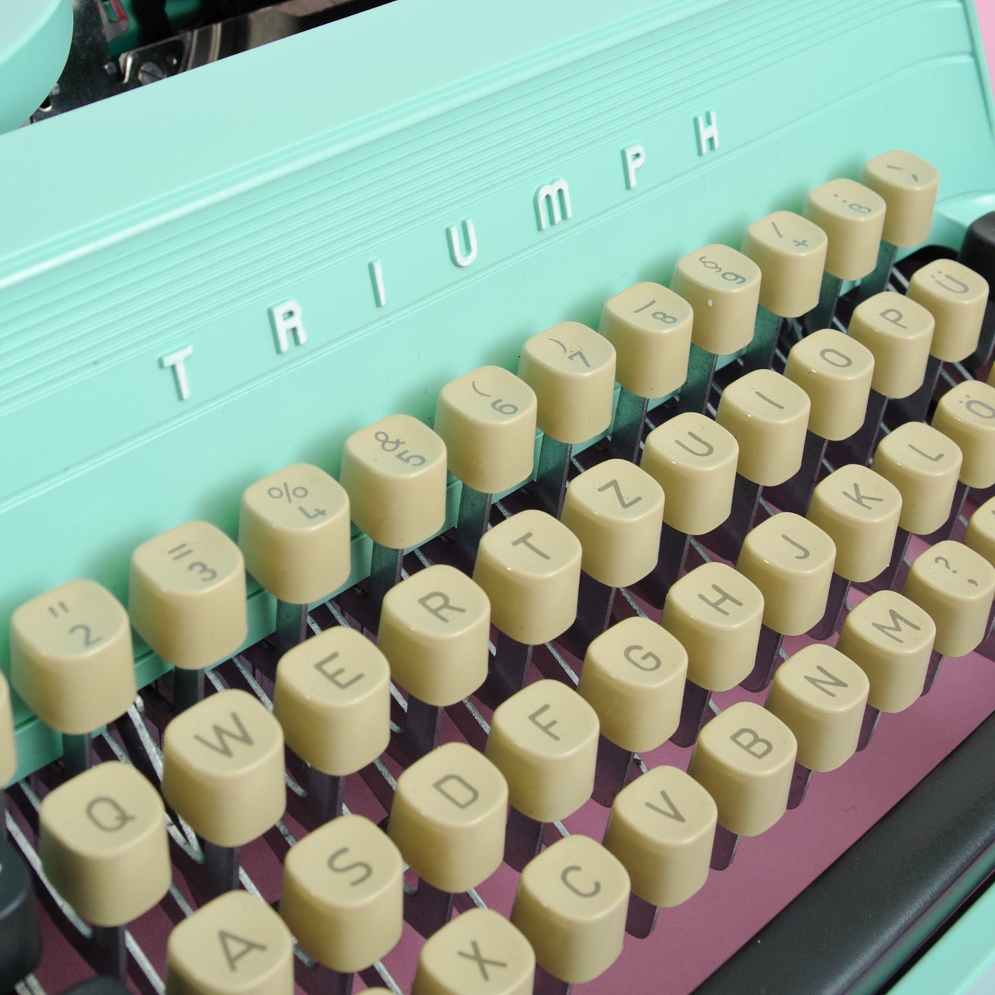 Typewriter Triumph Gabriele, Mint Green